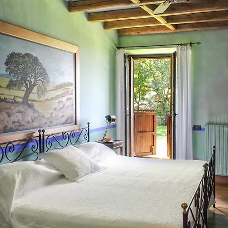 Vaiano Sleeps 22 Pool Air Con Wifi * Vaiano (Lazio)